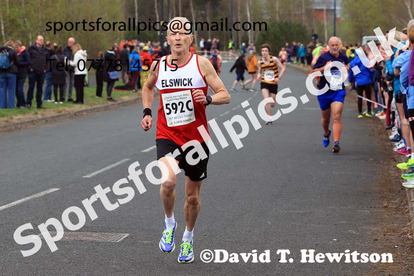 Senior mens relay, 2025 Elswick Harriers Good Friday Road Relays, Newburn, Newcastle upon Tyne. Photo: David T. Hewitson/Sports for All Pics